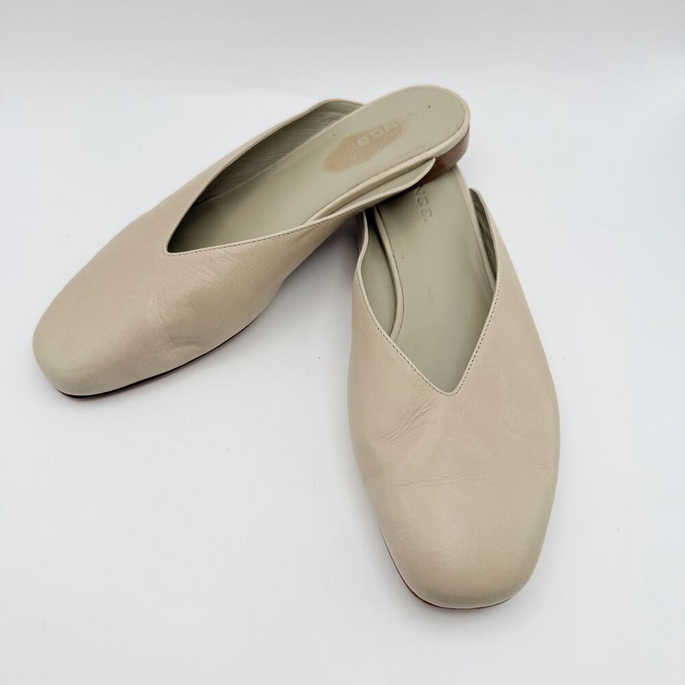 Vince Levins Flat Leather Mule Light Straw Beige Size 6M 36 Made in Italy